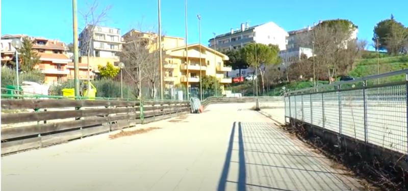 Pista di pattinaggio Acquaviva di Teramo: consegnati i lavori di ammodernamento - Foto