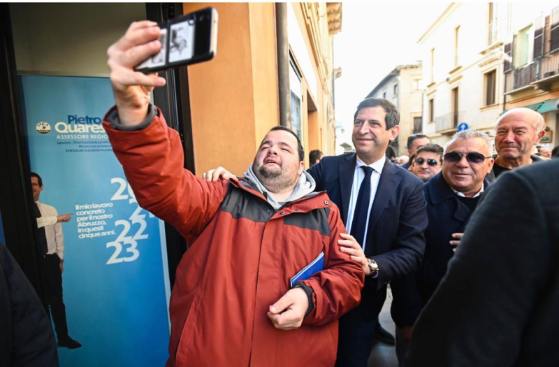 Quaresimale inaugura la sede elettorale per le regionali: «Iniziamo il percorso verso la continuità» - Foto