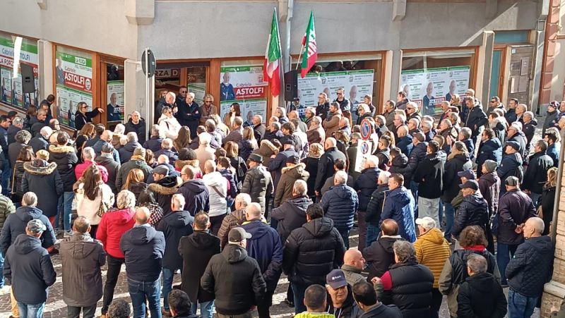 Gabriele Astolfi inaugura la sede elettorale: «Sono pronto per la mia rivincita» - Foto