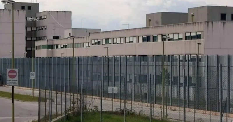 Sulmona. Un cellulare nel pacco inviato in carcere dalla zia - Foto