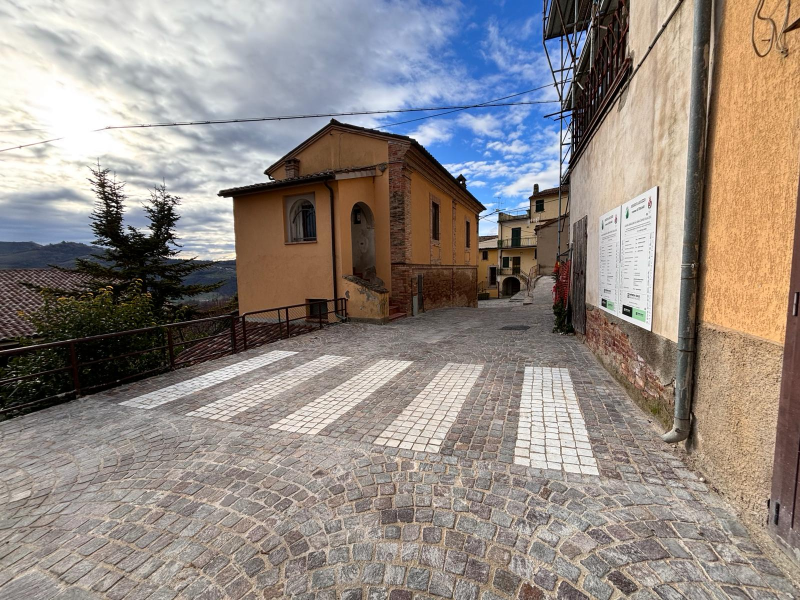 Teramo. Riqualificato il borgo di Cavuccio: nuova pavimentazione e nuovi sottoservizi - Foto