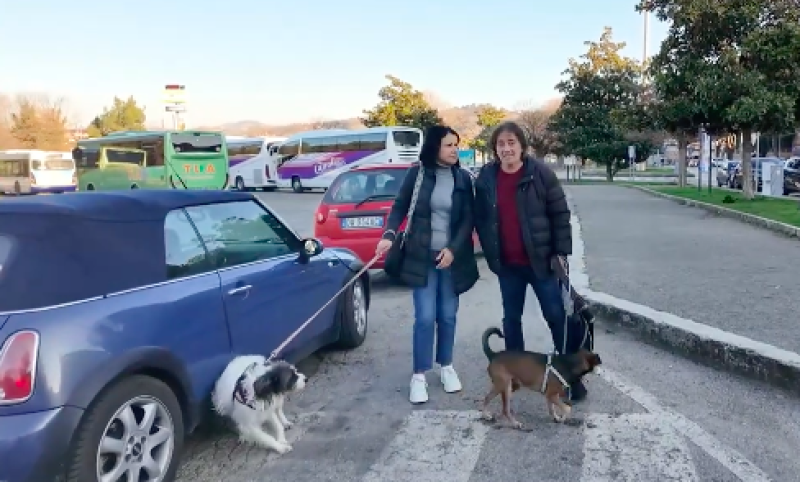 Teramo. Felice Amighetti ha perso la sua casa e ora vive in auto con la moglie e i cani - Foto