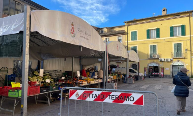 I commercianti di piazza Verdi dislocati per i lavori tra San Francesco e Madonna delle Grazie - Foto