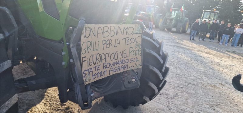 La protesta degli agricoltori a teramo: “Entro quest’anno scompariremo” - Foto