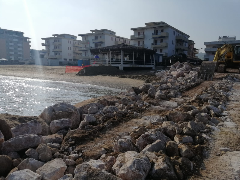 Lavori difesa della costa a nord dell'ex Villaggio del Fanciullo - Foto