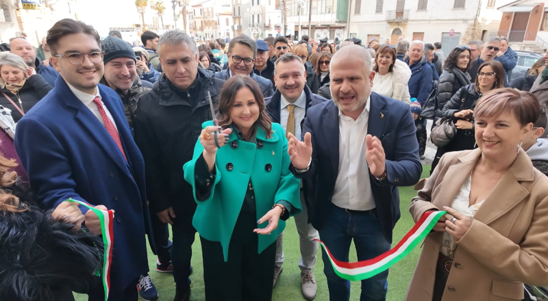 Simona Cardinali inaugura la sede a Mosciano: «Continuerò a essere presente per il mio territorio» - Foto