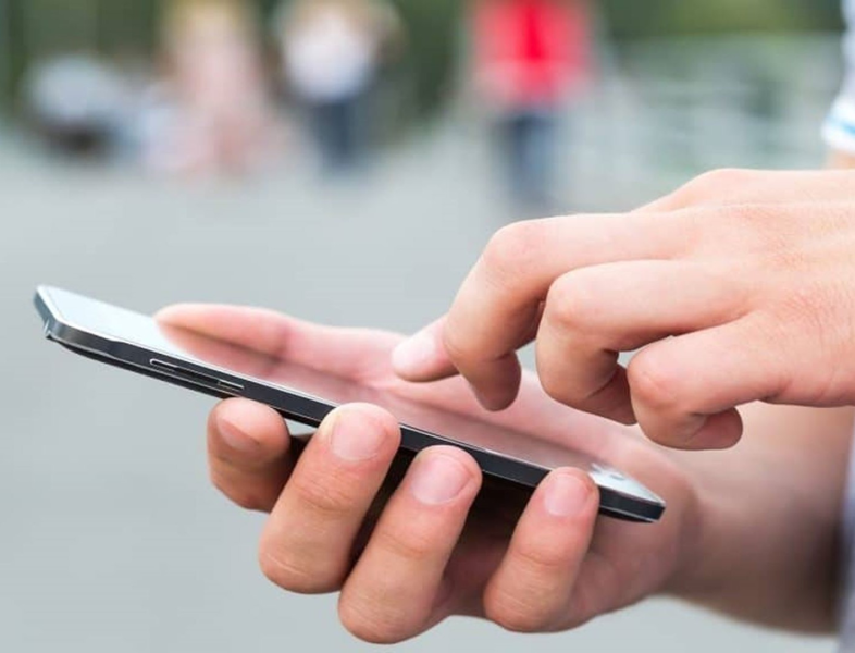 Pescara. Aggredisce un ragazzo per rubargli il cellulare al terminal bus - Foto