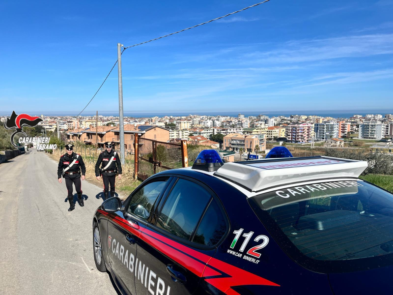 Alba Adriatica. Ruba un borsello e aggredisce una delle vittime: arrestato un 31enne - Foto