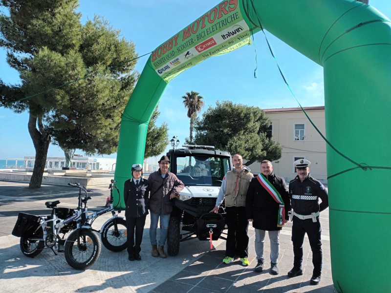 Consegnati tre nuovi mezzi alla Polizia Locale di Silvi - Foto