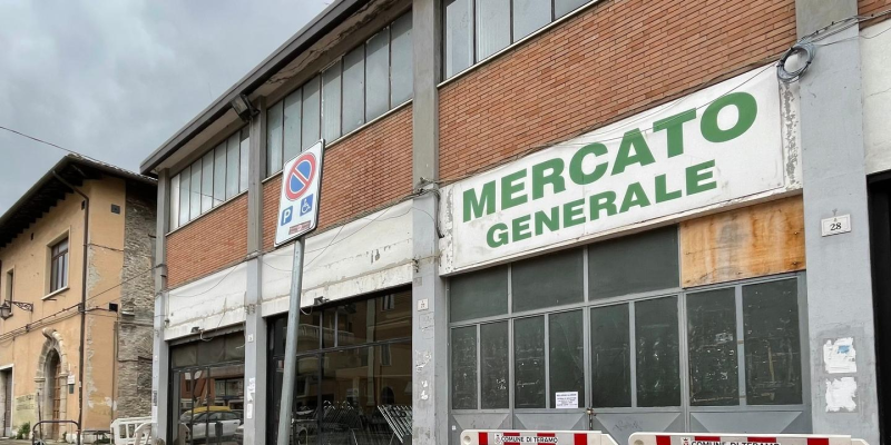 Da domani chiusa una parte di piazza Verdi fino alla fine dei lavori al mercato coperto - Foto