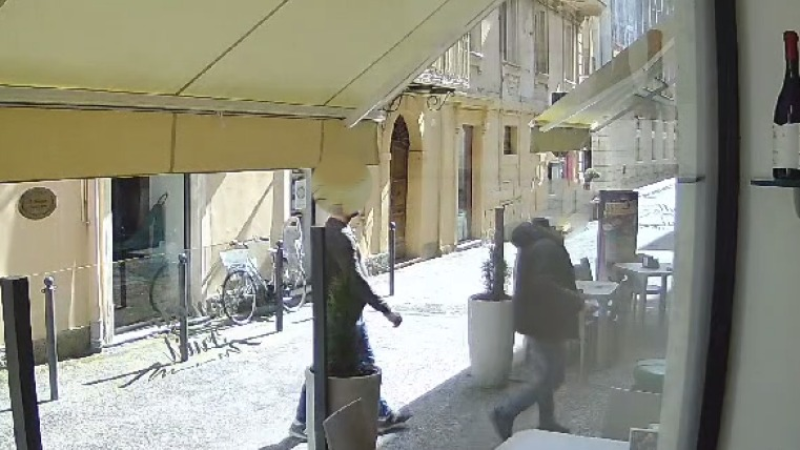 Con il trucco del resto portano a casa il bottino del sabato mattina teramano - Foto