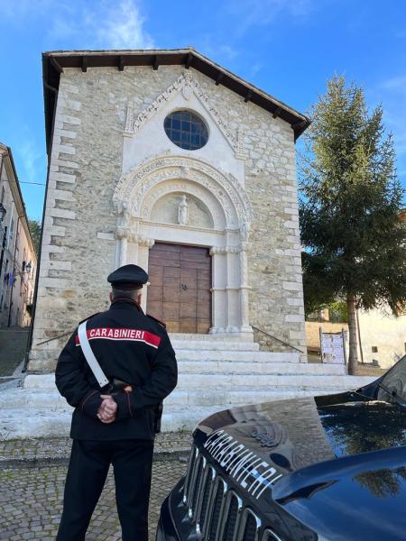 I Carabinieri di Tossicia ripiegano nella sede della Stazione Carabinieri di Montorio - Foto