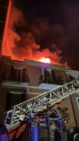 Tragedia a Teramo. Scoppia un incendio e 5 famiglie perdono la loro casa: c'è anche un minore - Foto