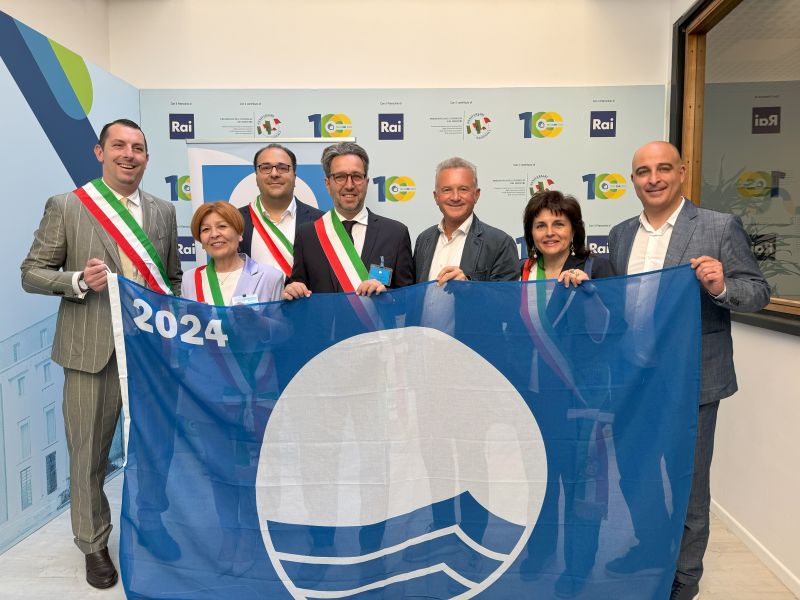 Roseto degli Abruzzi riconferma la Bandiera Blu anche per il 2024 - Foto