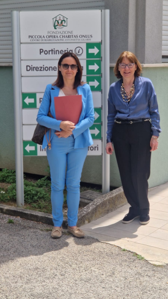 La senatrice Modena in visita alla Piccola Opera Charitas a Giulianova - Foto