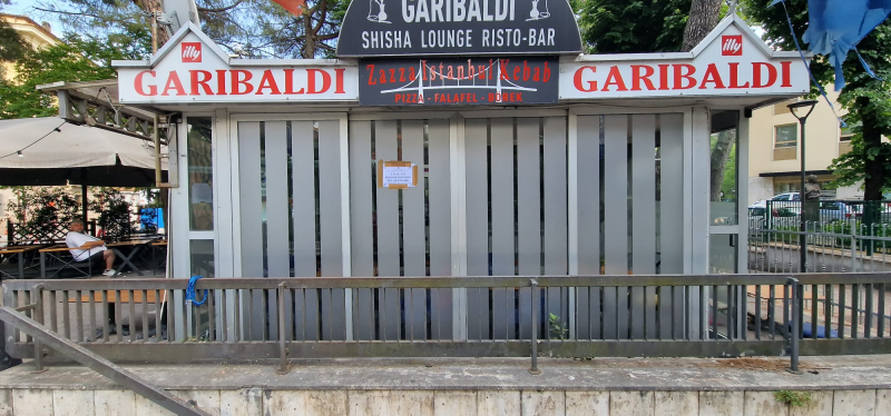 Il Questore di Teramo chiude il Bar Garibaldi di piazza Garibaldi - Foto