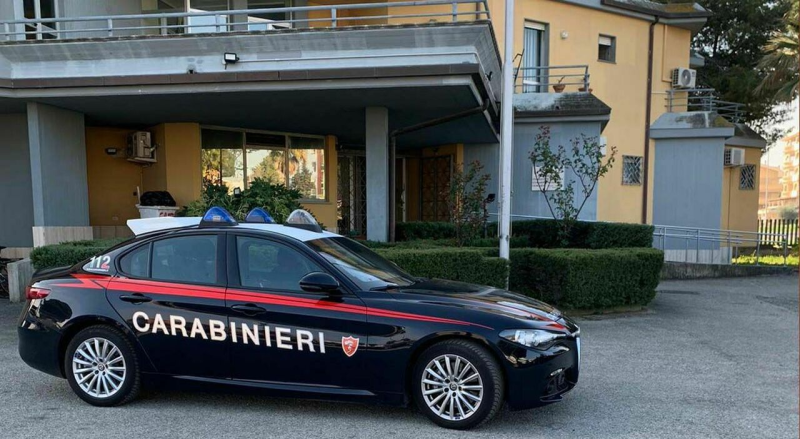 Tortoreto. Minacciano con un coltello un collega: fermati 4 dipendenti di un villaggio turistico - Foto