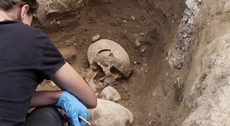 Alla scoperta della necropoli rinvenuta nel cantiere del polo agro-bio-veterinario di Piano d'Accio - Foto