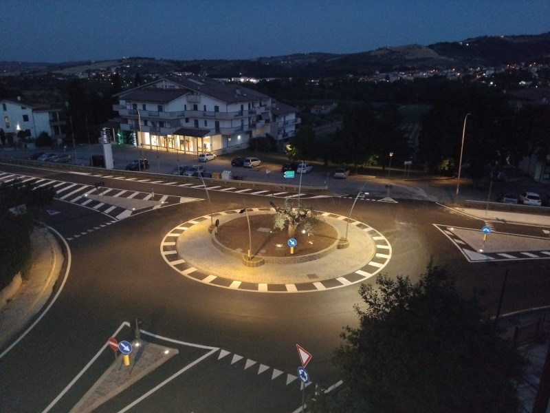 Bellante. Conclusi i lavori della rotatoria a Villa Rasicci e canalizzazione in viale Matteotti - Foto