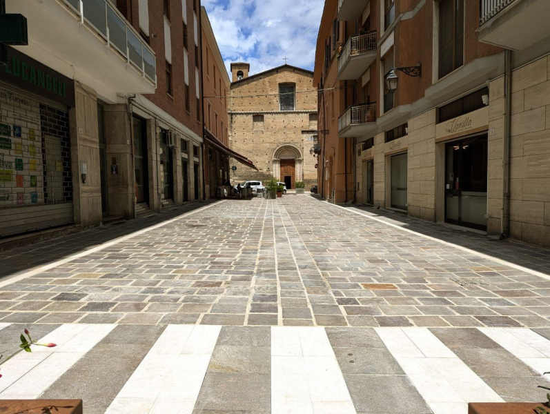 Riaperta questa mattina via Sant'Antonio a Teramo: sarà un'area pedonale - Foto