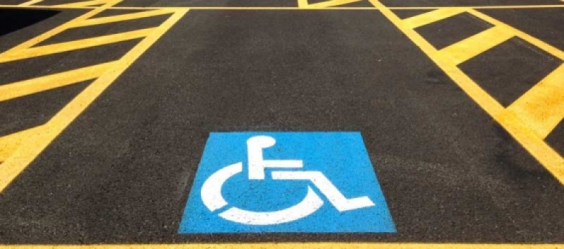 Lettera aperta di una madre giuliese esasperata da chi occupa i parcheggi per disabili senza diritto - Foto