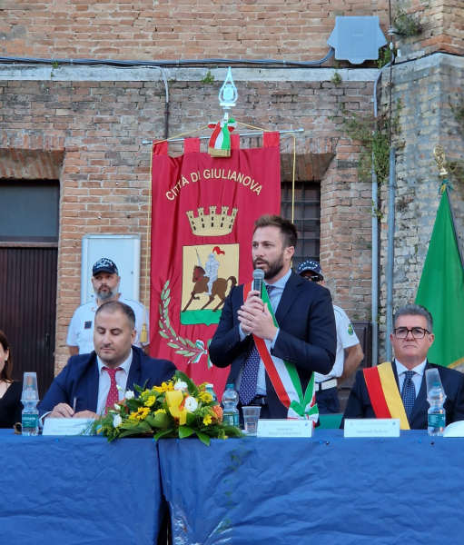 Primo Consiglio Comunale ieri in piazza Buozzi per il sindaco Costantini - Foto