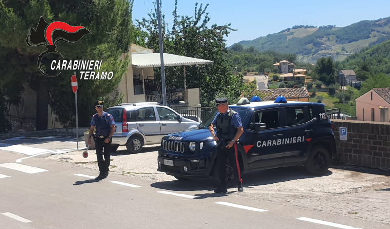 Silvi: Carabinieri riescono a recuperare un'auto che era stata rubata a una donna - Foto