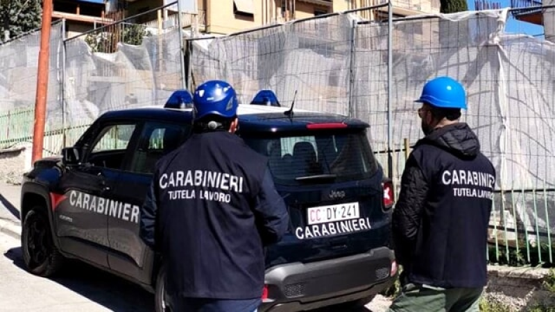 Civitella. Blitz dei carabinieri nel cantiere della chiesa di San Lorenzo Martire: 4600 euro di sanzioni - Foto