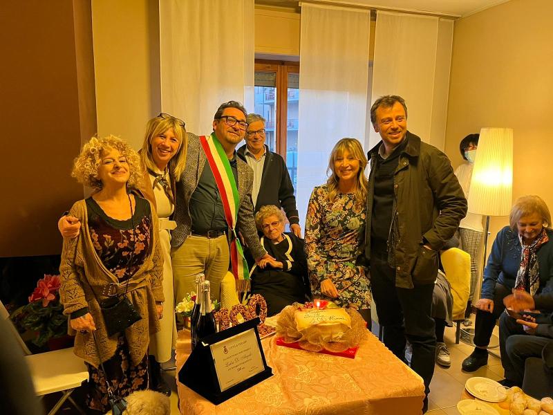 Teramo. Il Sindaco ha festeggiato i cent'anni della signora Lidia Di Angelo - Foto