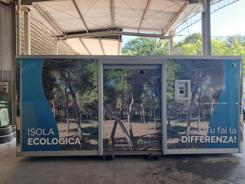 Giulianova. Arriva la prima isola ecologica digitalizzata della città - Foto