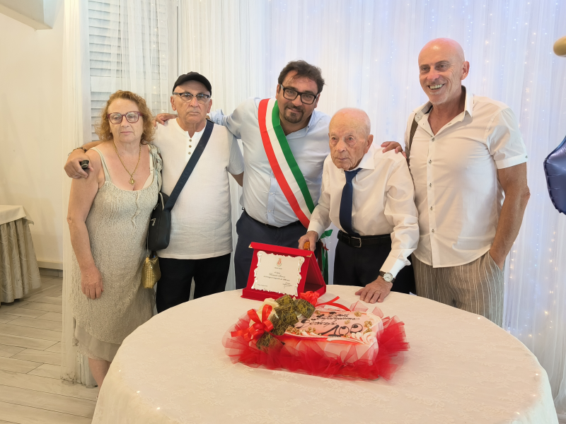 Compie cento anni Berardo Seconi, sarto professionista sopravvissuto ai campi di lavoro - Foto