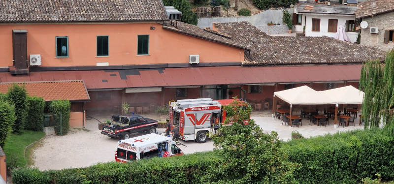 Principio di incendio nel ristorante Il Mulino di Teramo - Foto