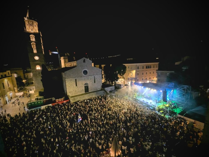 Alfa a Teramo, «Una delle cornici più belle in cui abbia mai fatto un concerto» - Foto