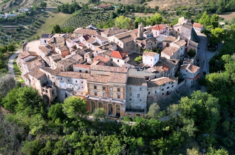 Castelbasso, l'assessore Monticelli: «Nessun abbandono, ecco cosa stiamo facendo» - Foto