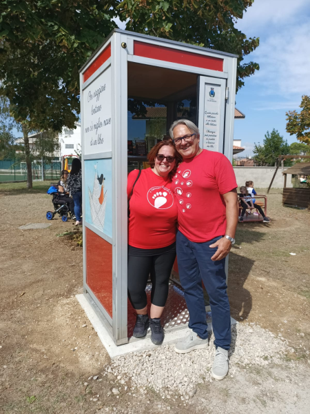 Cabine telefoniche che diventano librerie a Collecorvino - Foto