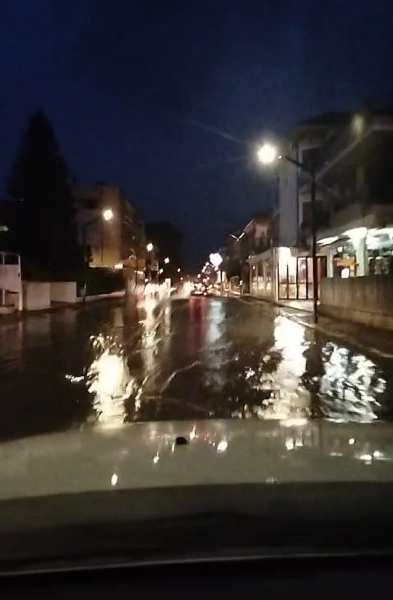 Villa Rosa. Via Fabio Filzi allagata dopo la pioggia: ennesimo paese costiero con questa problematica - Foto