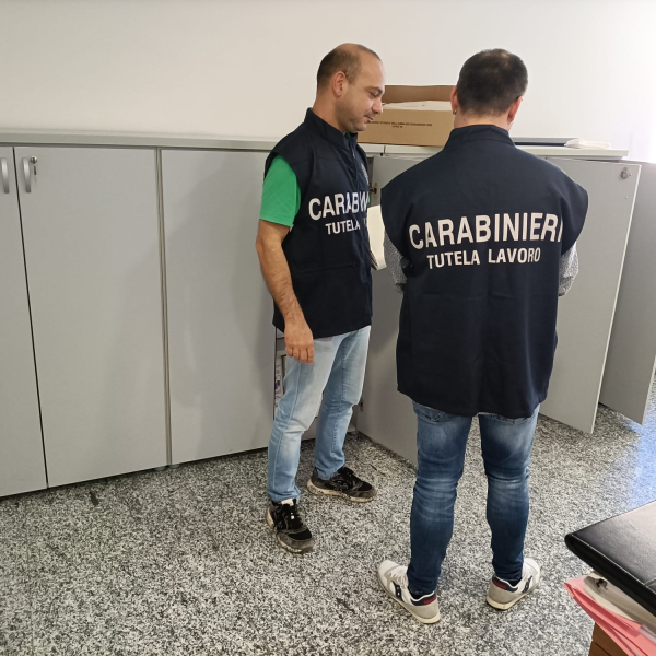 Falsi attestati di sicurezza sul lavoro: oltre dieci denunce in provincia di Teramo - Foto