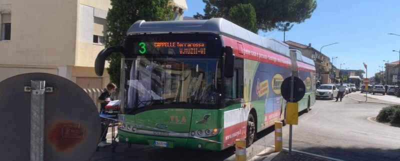 Montesilvano. Il Bus frena bruscamente e un passeggero muore sbattendo la testa - Foto