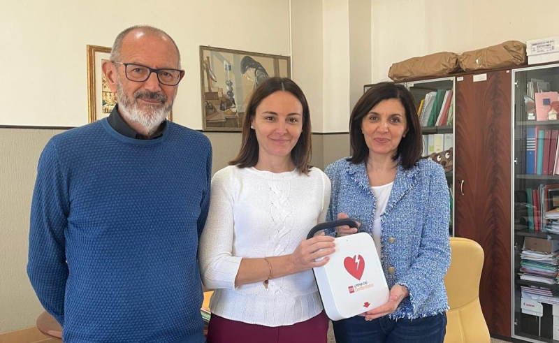 Giulianova cardioprotetta. L’Amministrazione Comunale acquista e dona defibrillatori agli Istituti Comprensivi giuliesi - Foto