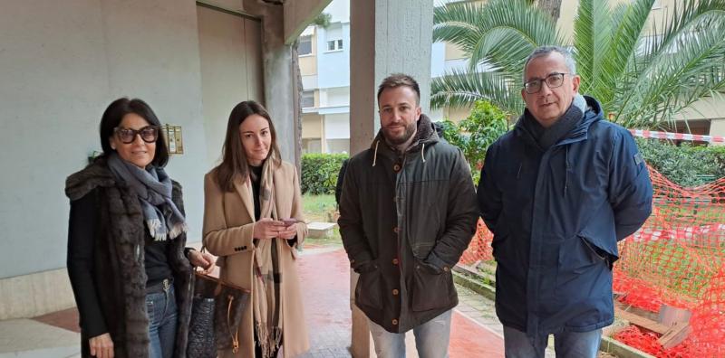 Giulianova. Sopralluogo del Comune  alle palazzine di via Brodolini - Foto