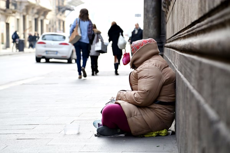 Rischio povertà, il Sud Italia nel 2023 è tra le aree dell'Unione con il più alto tasso - Foto