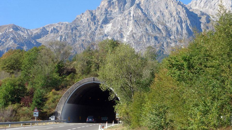 Circolazione Traforo del Gran Sasso: oggi pomeriggio riaprono le due corsie - Foto