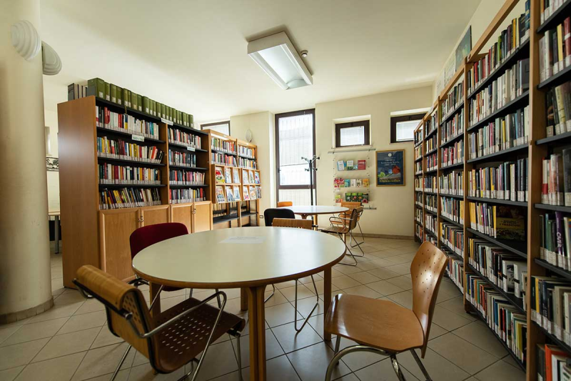 Nasce nella biblioteca di Roseto lo sportello di orientamento studio per i giovani - Foto