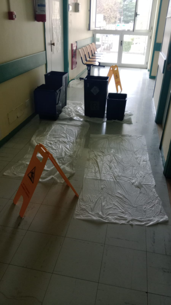 Si rompe un tubo, perdita d'acqua nel primo piano dell'ospedale di Giulianova - Foto