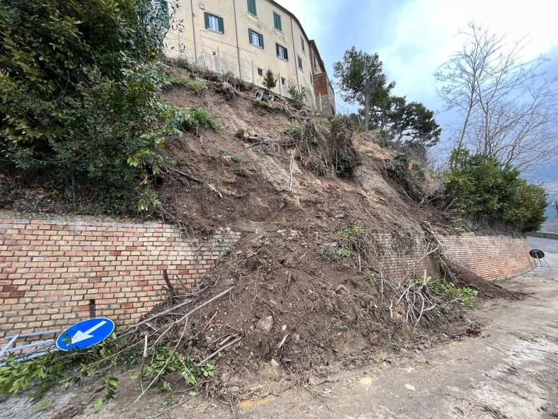 Colonnella. Frana il terreno in centro storico a causa delle piogge - Foto