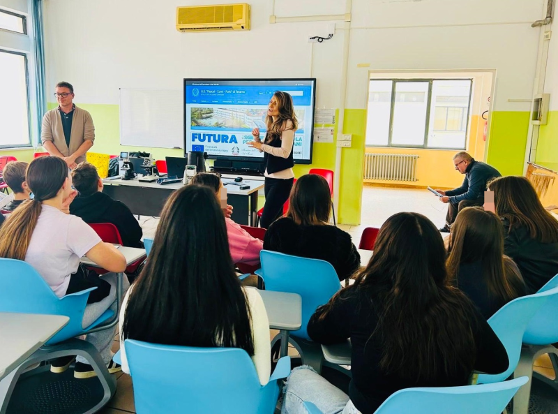 Laboratori didattici innovativi per gli studenti della scuola “Savini” di Teramo - Foto