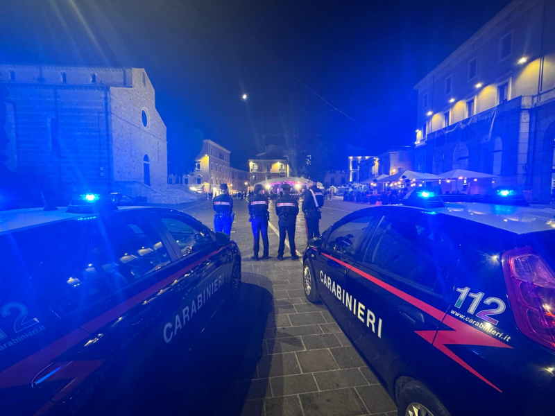 Controlli anti droga nel centro di Teramo: trovati alcuni ragazzi in possesso di stupefacenti - Foto