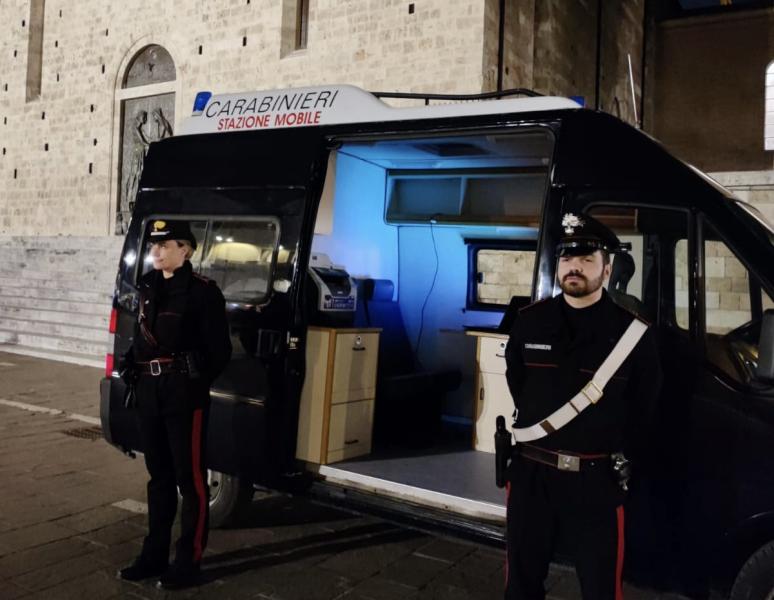 Fermati 4 soggetti per ubriachezza molesta in piazza Martiri a Teramo - Foto