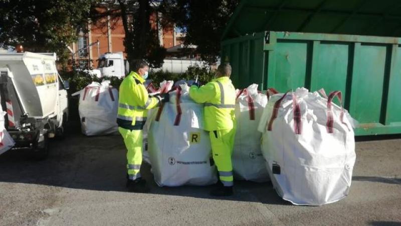 Fossacesia. Al via la raccolta dei fitofarmaci - Foto