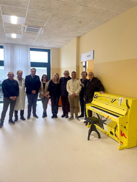 Braga per il sociale. Della Noce dona due pianoforti alla Asl di Teramo - Foto